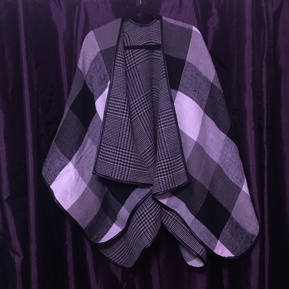 Black and white shawl